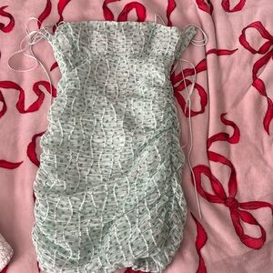 This is a mini green dress that I wore on 2 occasions and haven’t worn it since